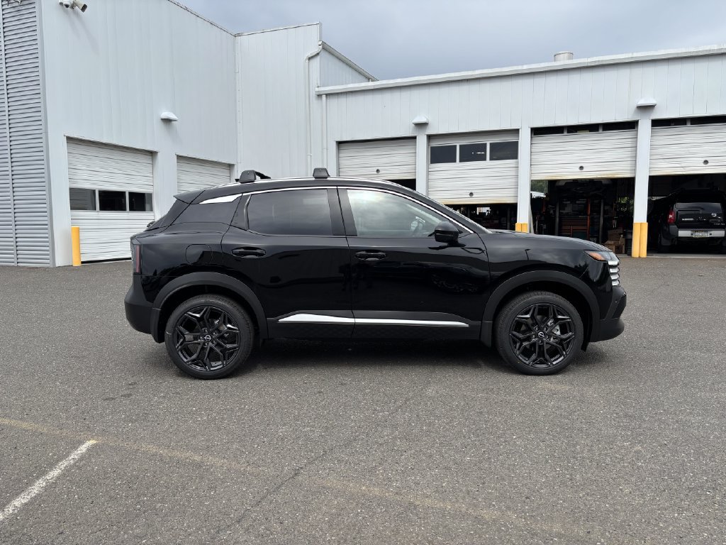 New 2026 Nissan Kicks SR w/ Cold Weather Package AWD/4WD image 8