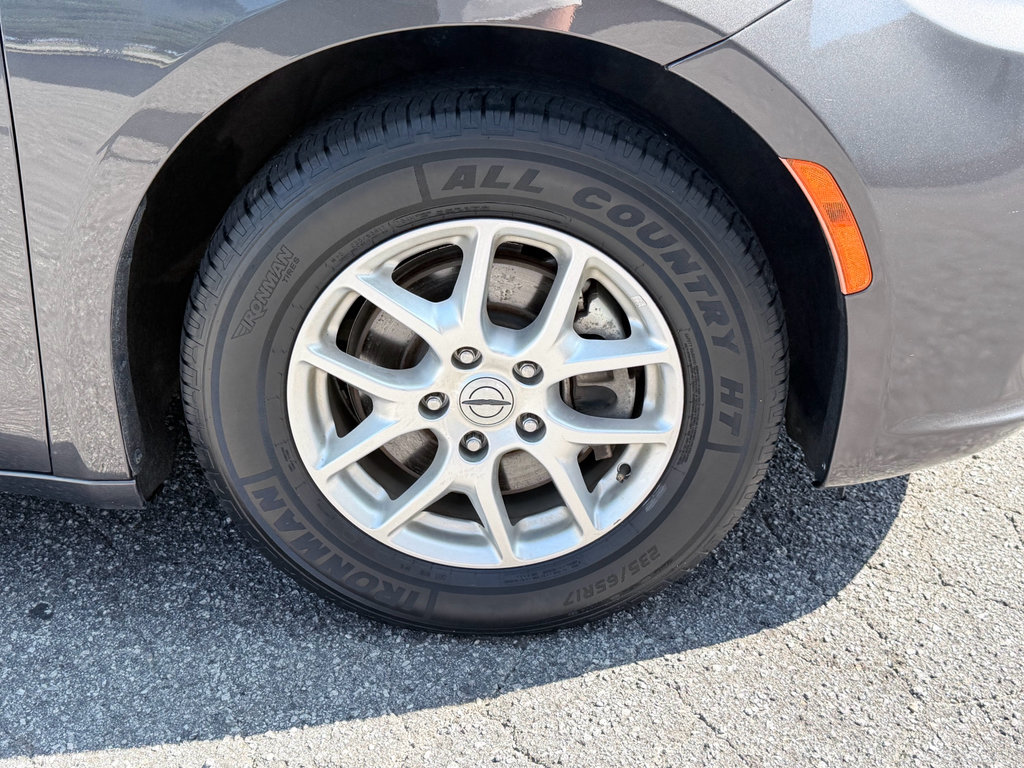 Used 2022 Chrysler Pacifica Touring-L FWD image 35