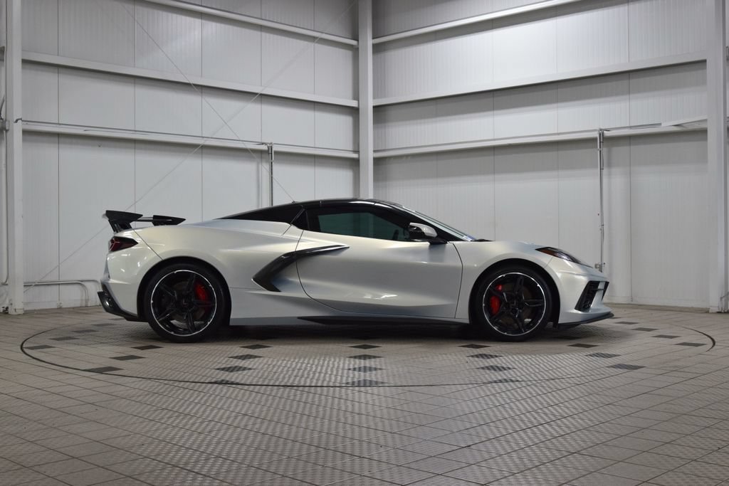 Used 2022 Chevrolet Corvette Stingray Preferred Conv w/ Z51 Performance Package RWD image 9