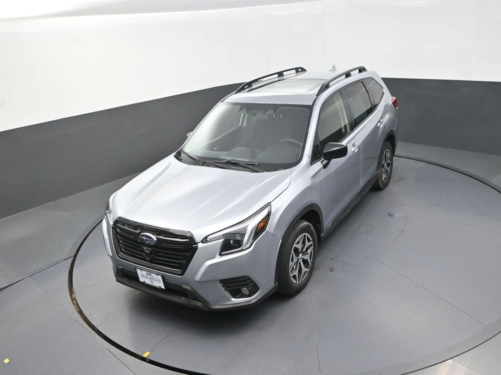 Used 2023 Subaru Forester Premium image 16