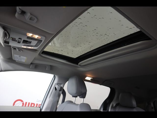 Used 2024 Toyota Sienna XLE w/ XLE Plus Package AWD/4WD image 30