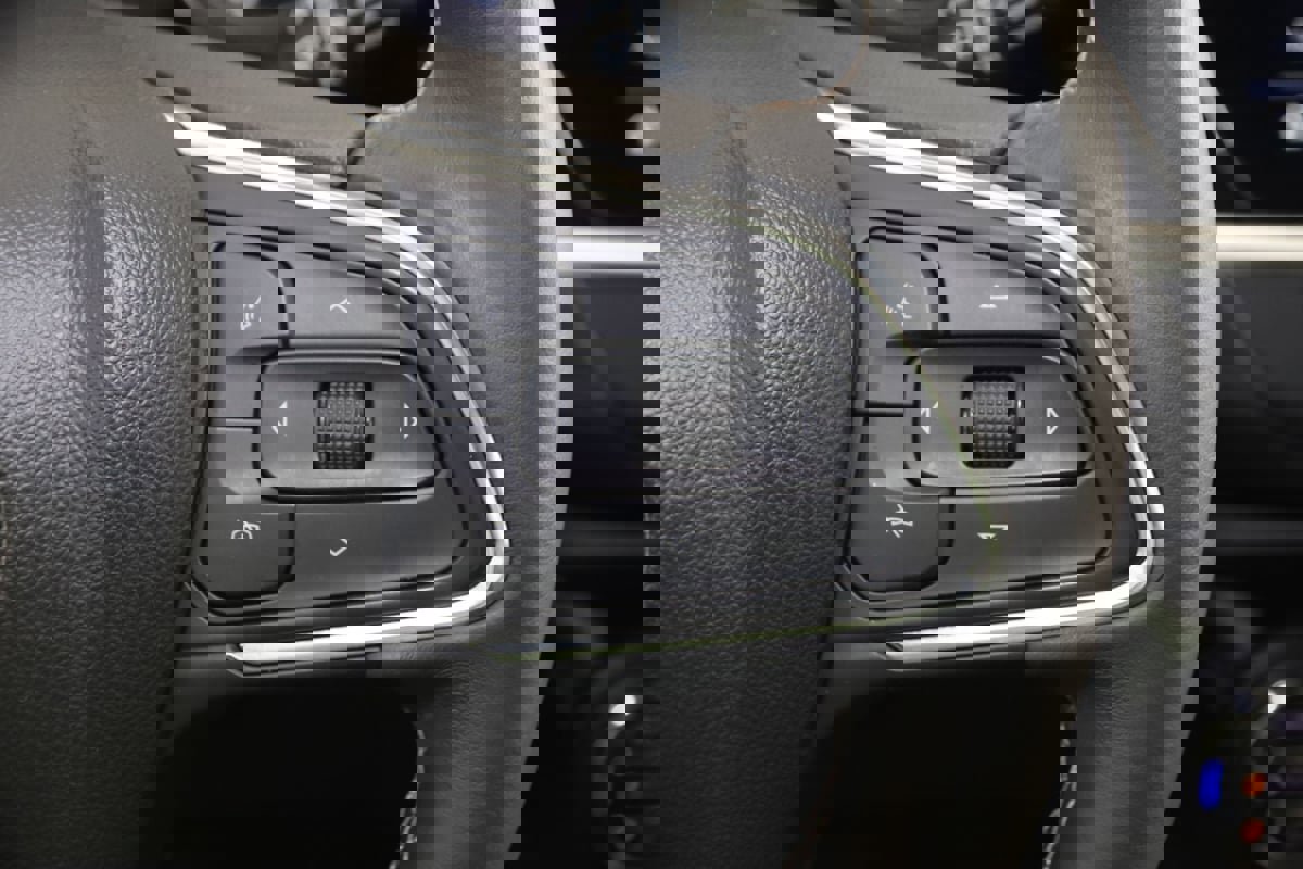 Used 2023 Buick Encore GX Select w/ Safety Package II image 34