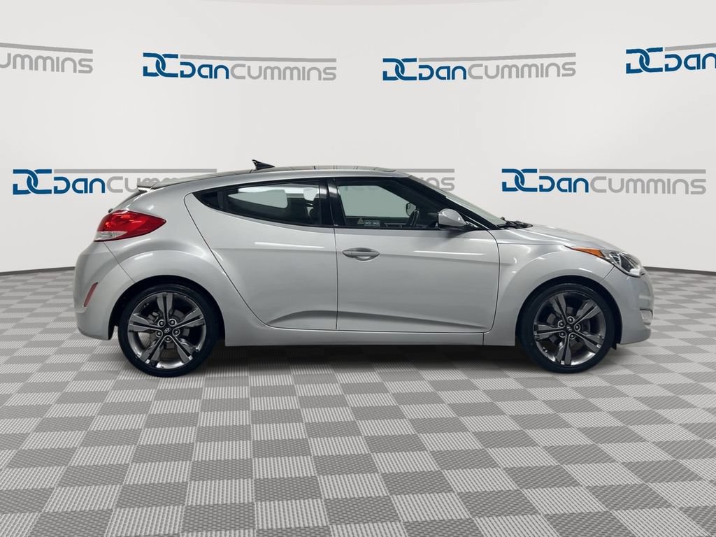 Used 2016 Hyundai Veloster w/ Option Group 02 FWD image 9