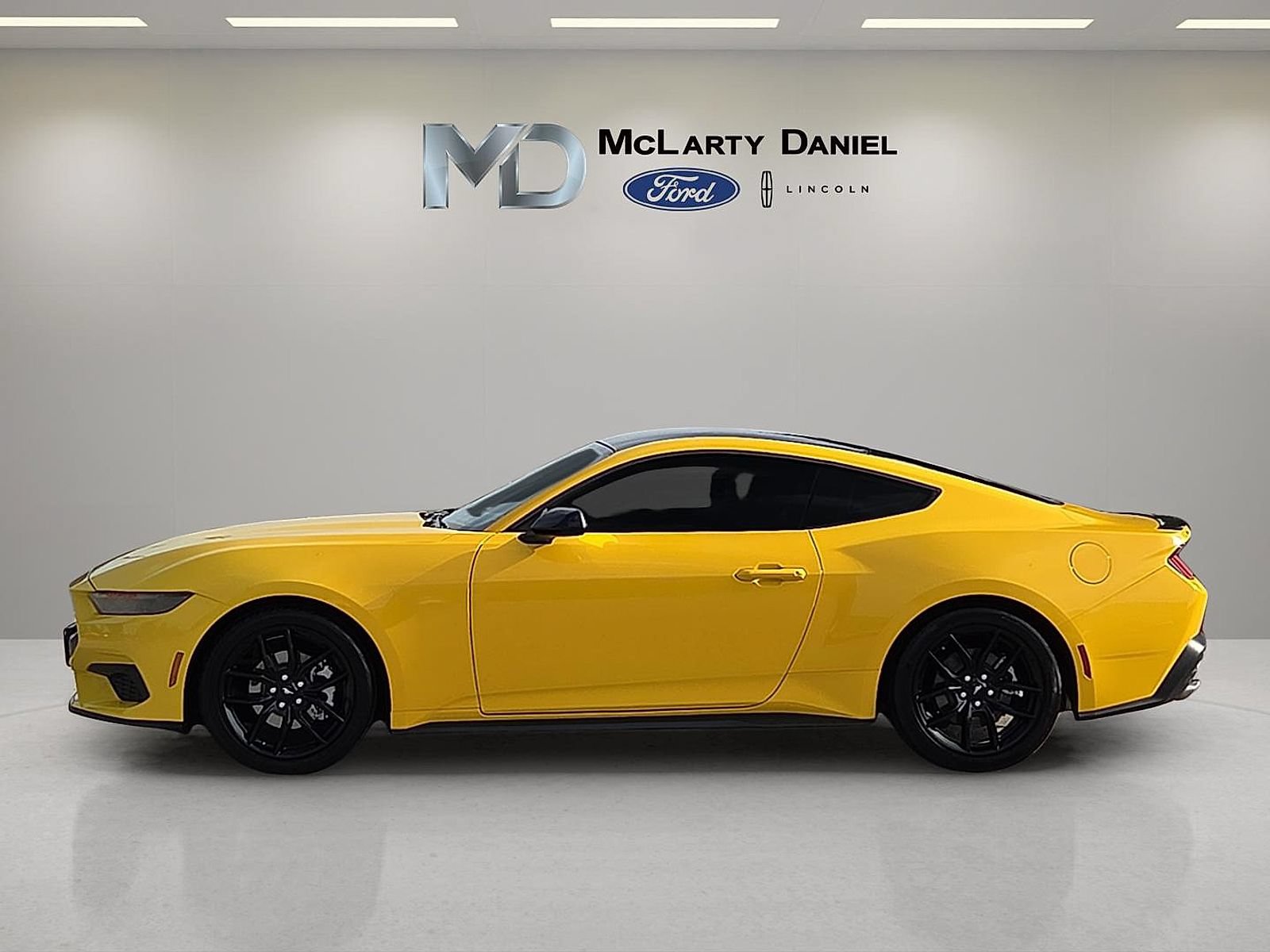 Certified 2024 Ford Mustang Coupe RWD image 6