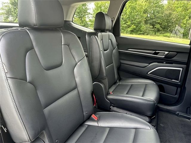 Used 2025 Kia Telluride S image 28
