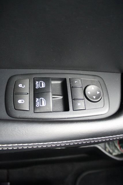 Used 2016 Dodge Challenger SRT Hellcat image 15