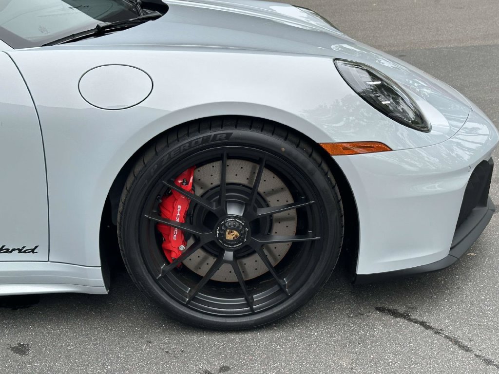 New 2026 Porsche 911 Carrera GTS RWD image 9