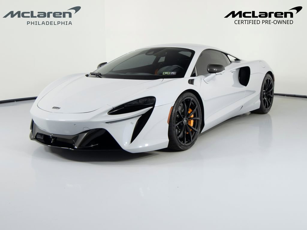 Used 2023 McLaren Artura image 1