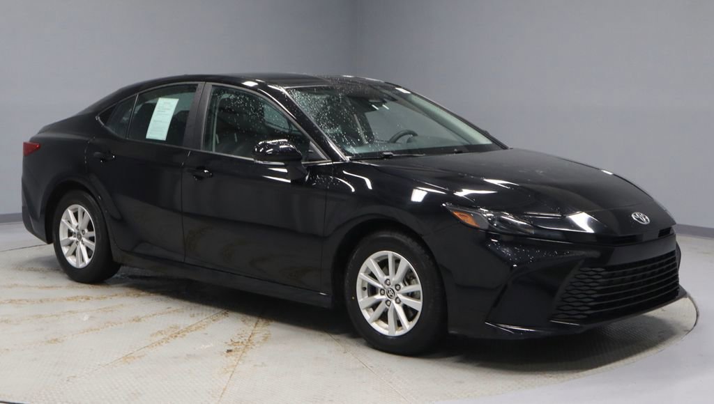 Used 2025 Toyota Camry LE FWD image 1
