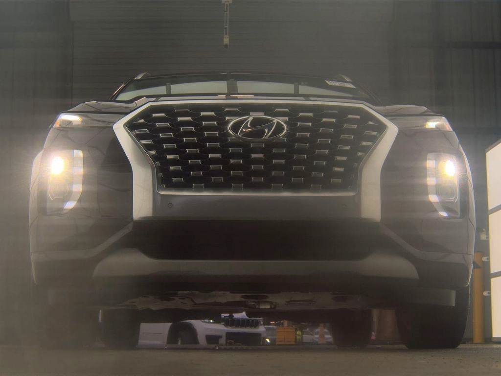 Used 2021 Hyundai Palisade Limited FWD image 3