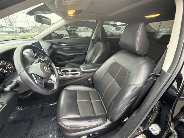 Used 2021 Nissan Altima 2.5 SR w/ SR Premium Package image 11