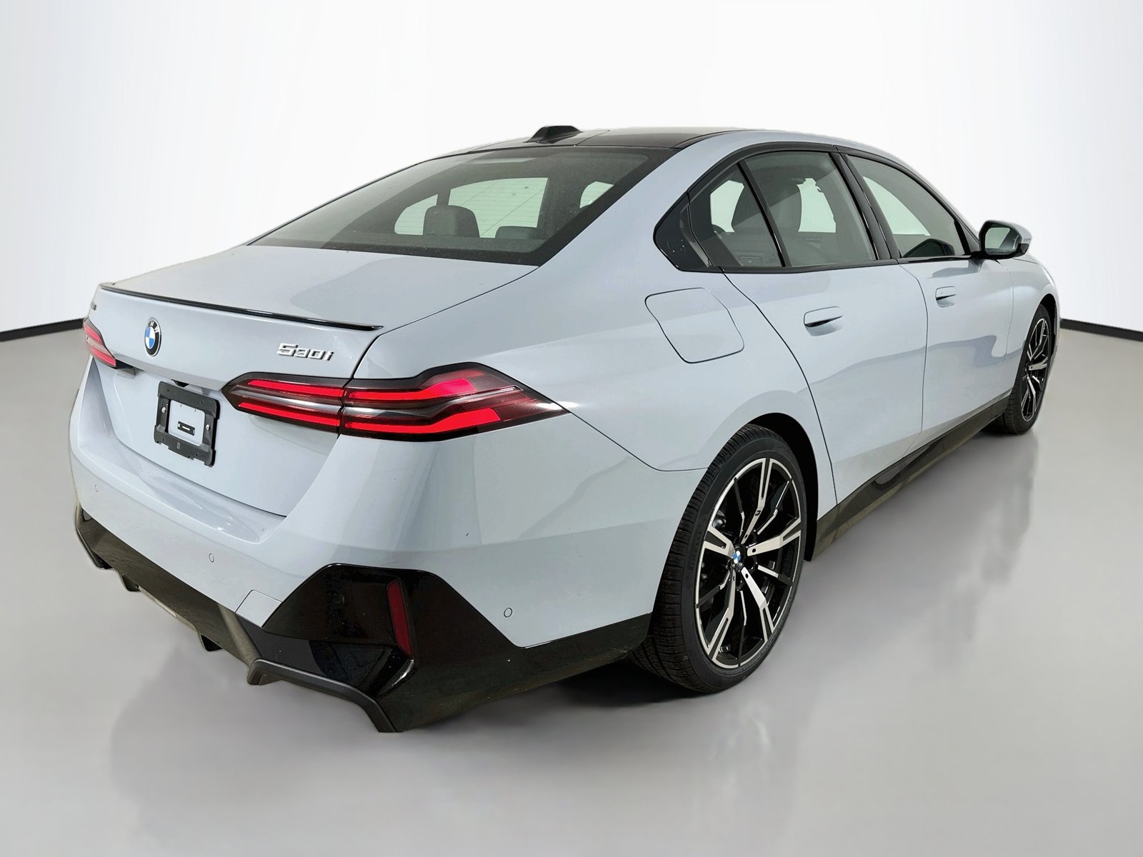 New 2027 BMW 530i xDrive w/ M Sport Package AWD/4WD image 5