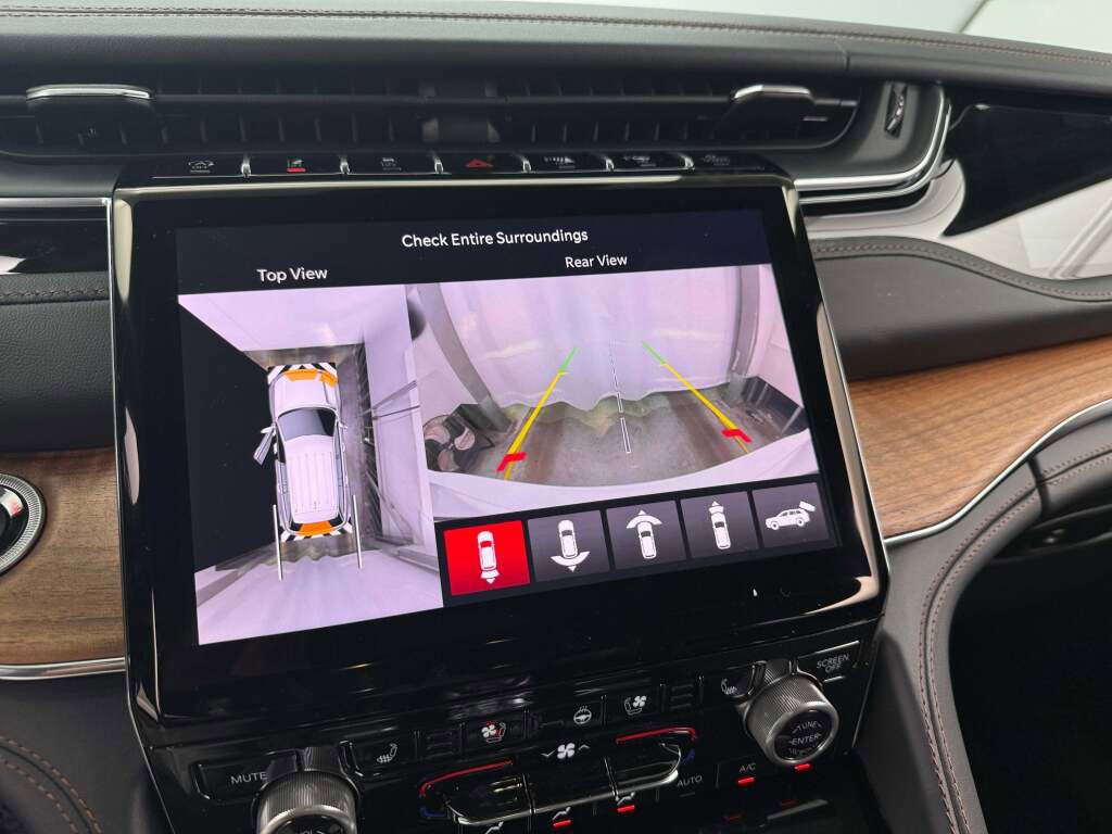 New 2025 Jeep Grand Cherokee L Summit image 31