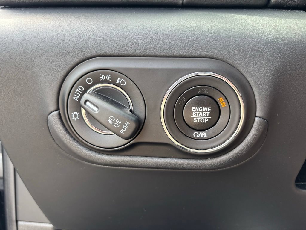 Used 2021 Maserati Levante AWD/4WD image 11