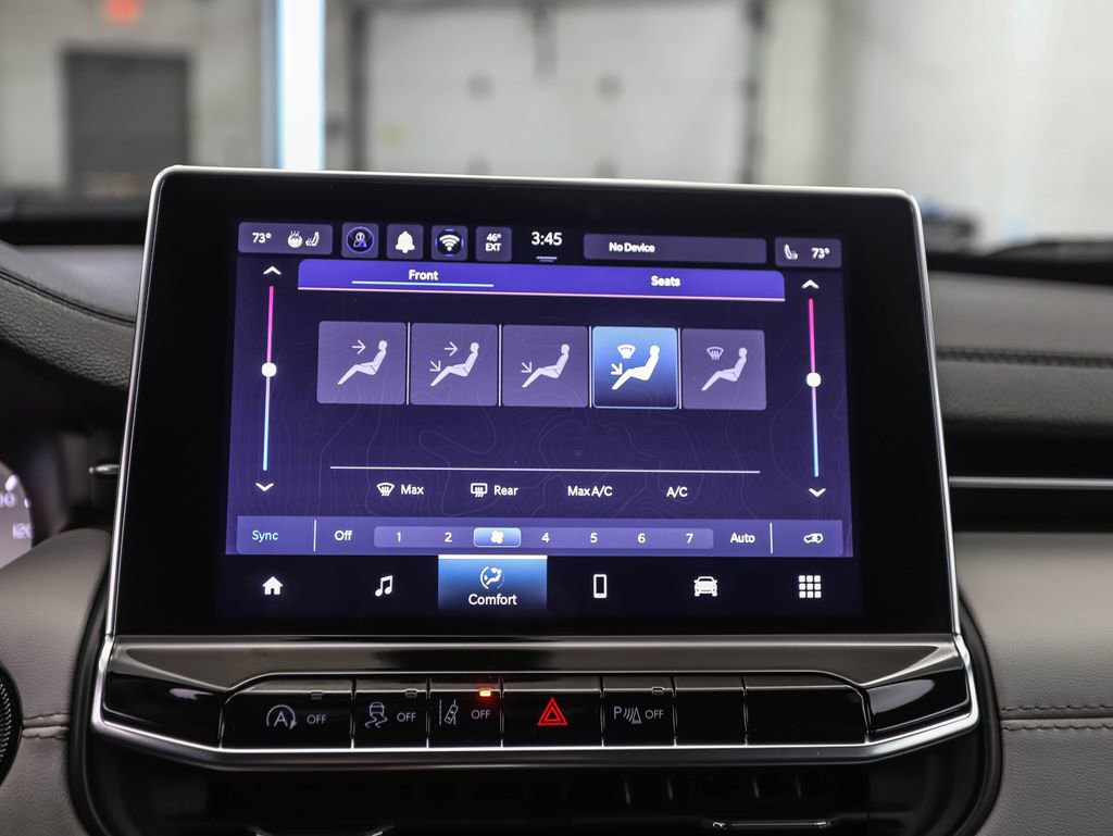 Used 2024 Jeep Compass Limited image 17