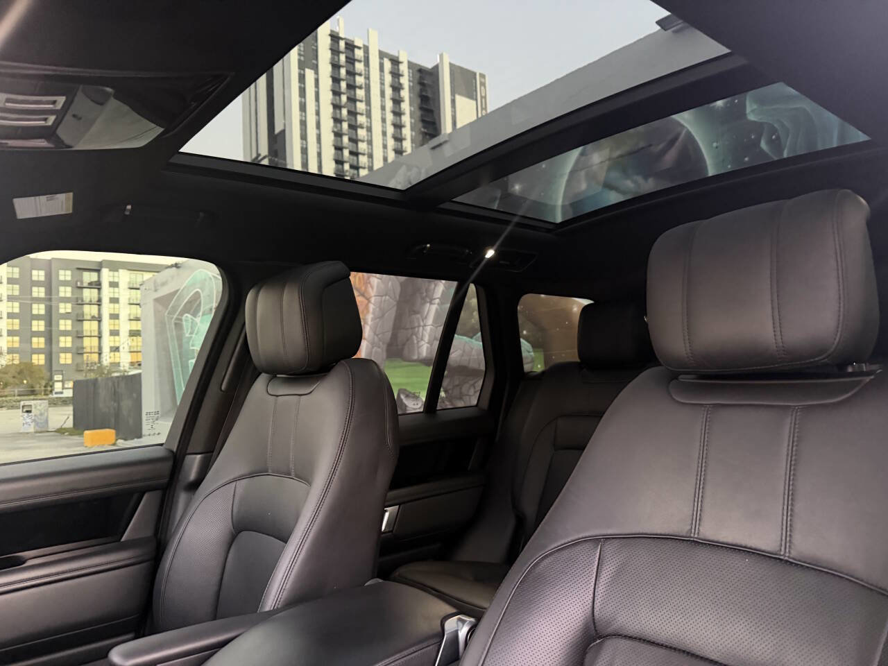 Used 2018 Land Rover Range Rover Supercharged AWD/4WD image 17