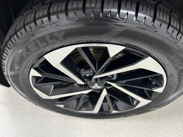Used 2024 Mitsubishi Outlander AWD image 9