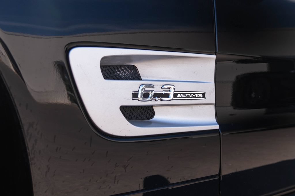Used 2011 Mercedes-Benz SL 63 AMG image 18