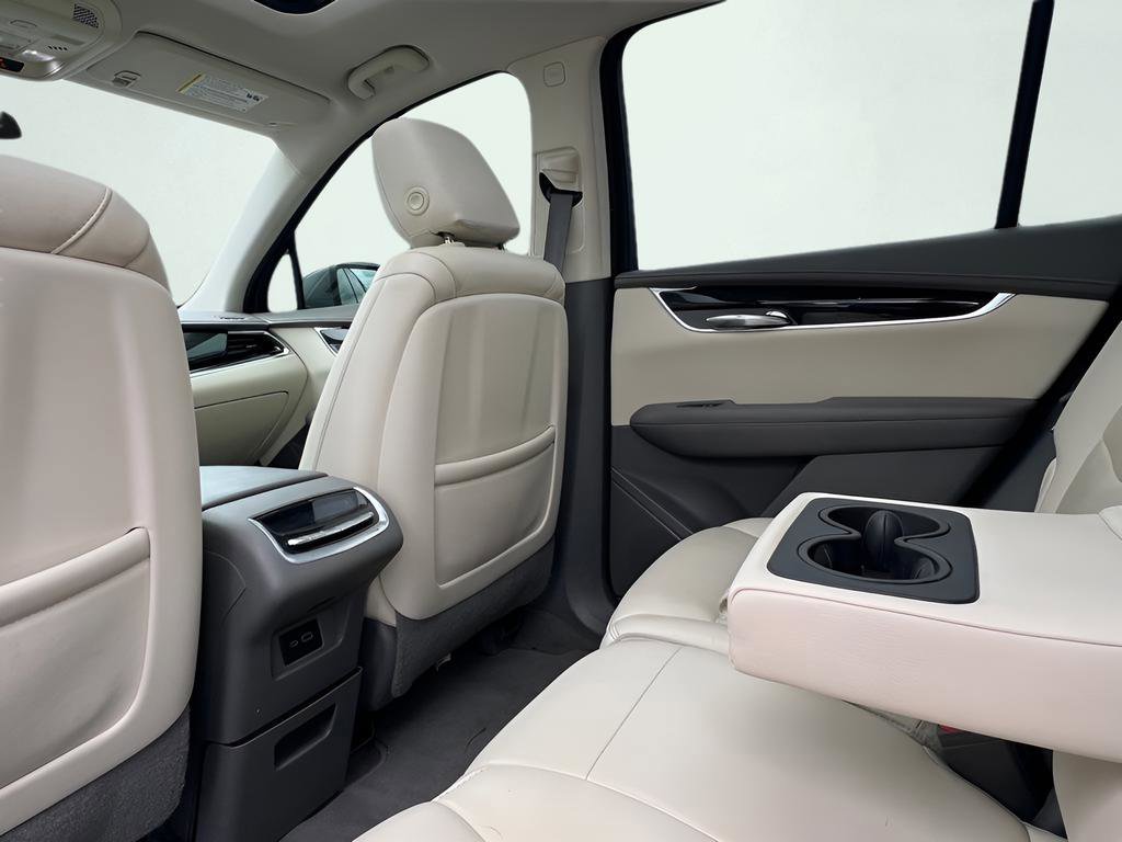 Used 2021 Cadillac XT6 Premium Luxury FWD image 13