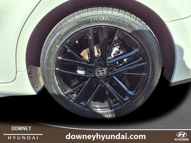 Used 2025 Toyota Camry SE image 6