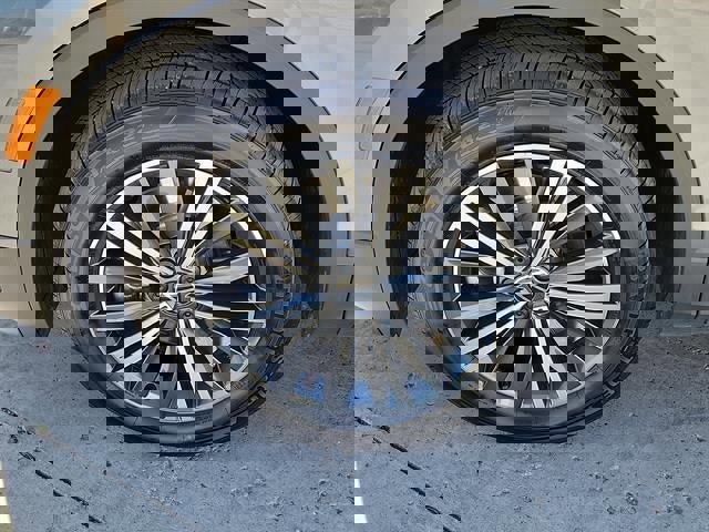 Used 2024 Volkswagen Tiguan Wolfsburg Edition image 6