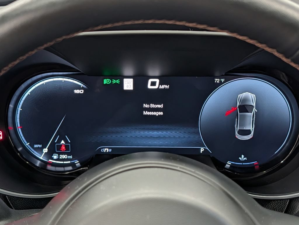 Used 2025 Alfa Romeo Giulia AWD w/ Driving Assist Package image 16