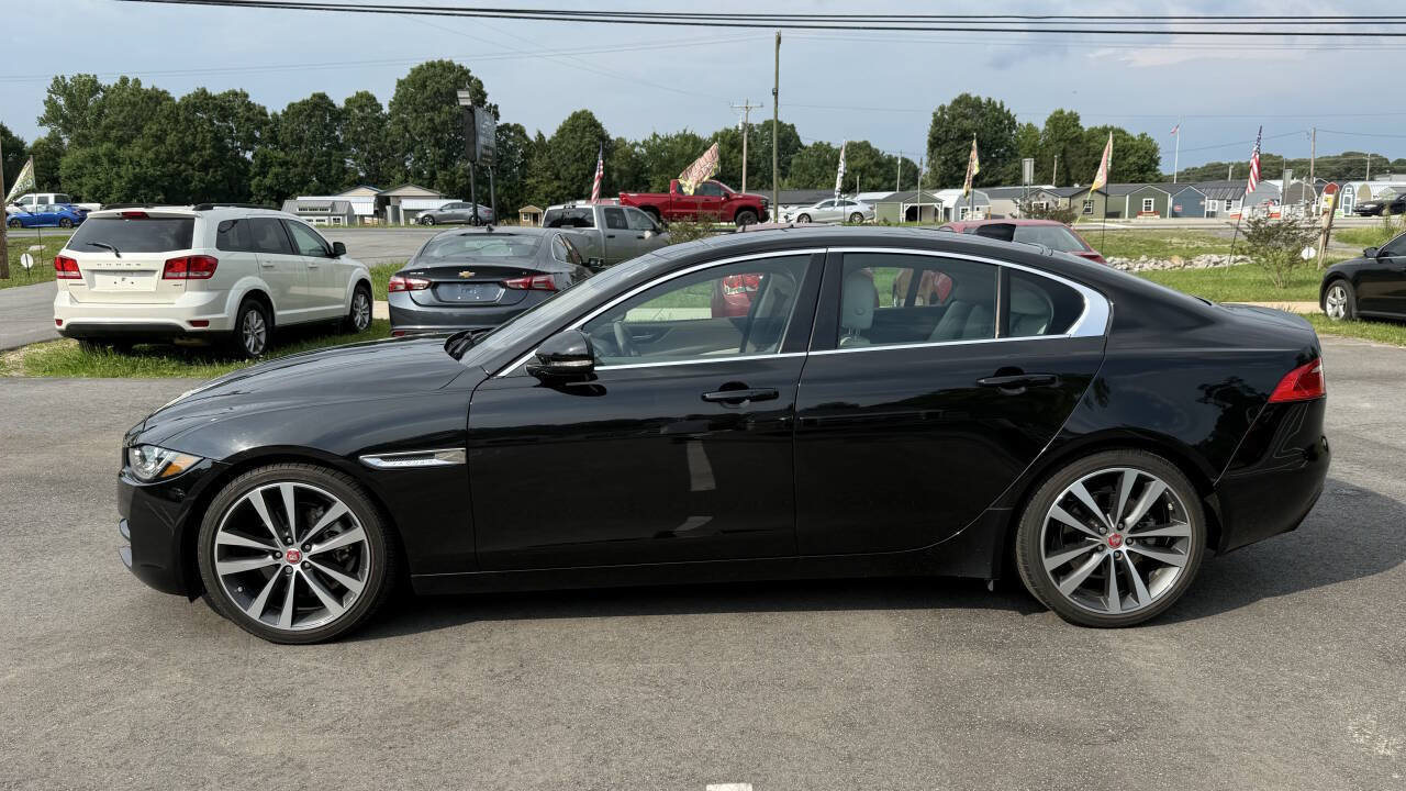 Used 2018 Jaguar XE Prestige RWD image 4