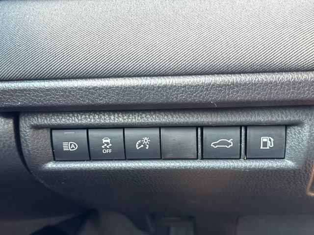 Used 2025 Toyota Camry LE w/ Convenience Package FWD image 28