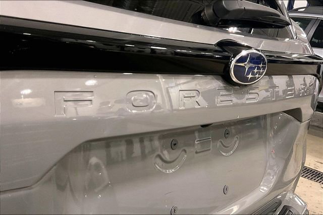 Used 2025 Subaru Forester Premium image 8