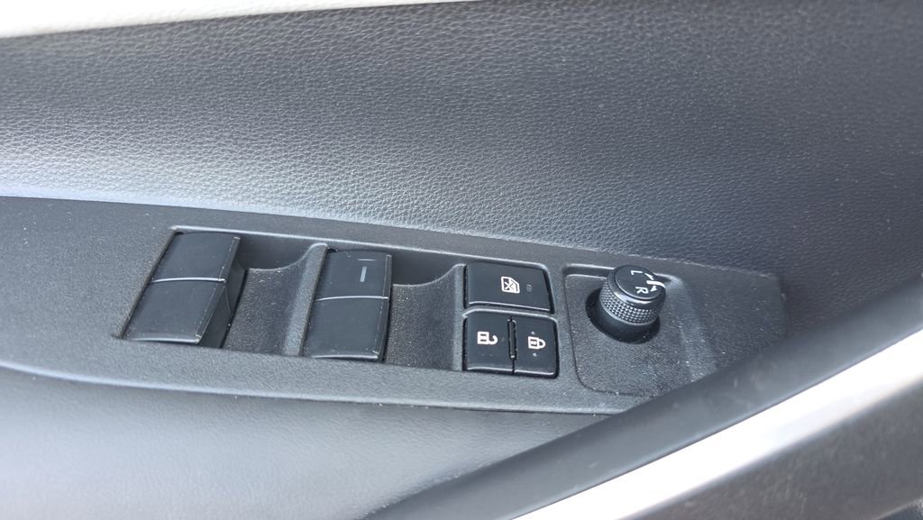 Used 2022 Toyota Corolla SE FWD image 24