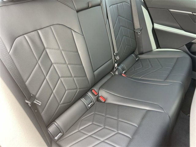 New 2026 BMW i5 eDrive40 w/ Premium Package image 13