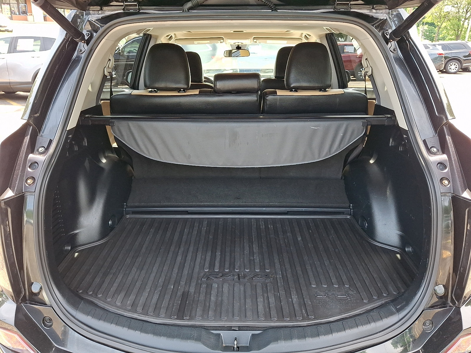 Used 2018 Toyota RAV4 XLE w/ Convenience Package AWD/4WD image 29