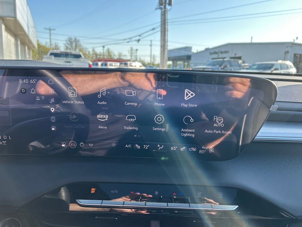 Used 2025 Buick Enclave Avenir w/ Super Cruise Package image 17