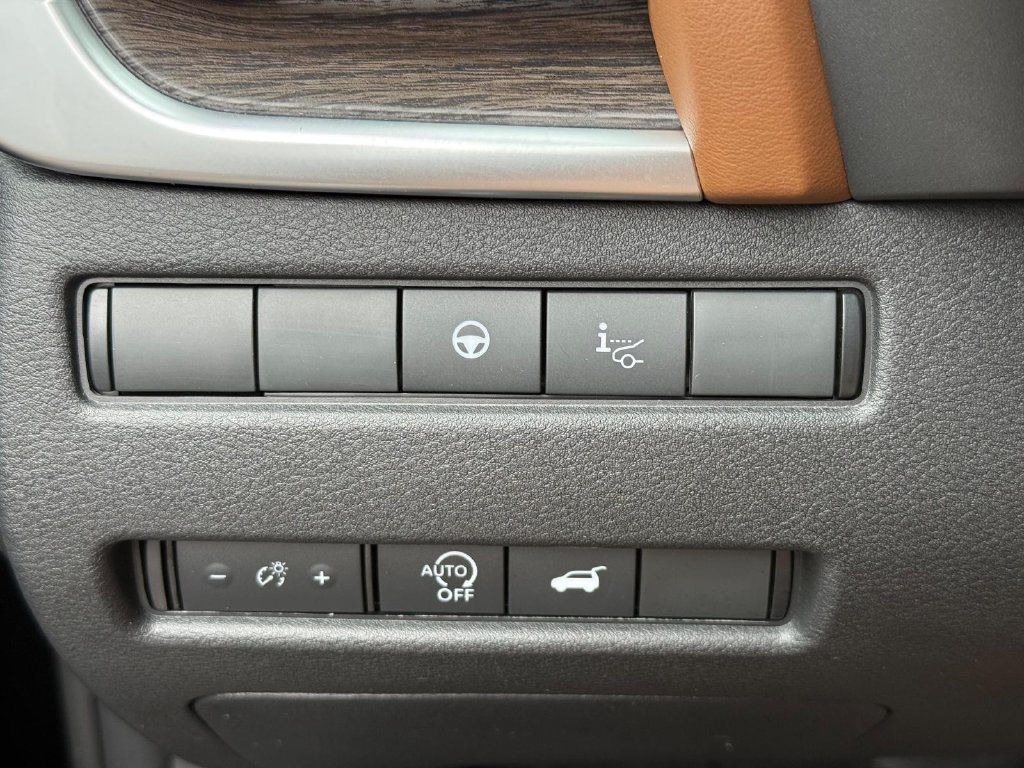 Used 2026 Nissan Rogue Platinum w/ Platinum Premium Package AWD/4WD image 16
