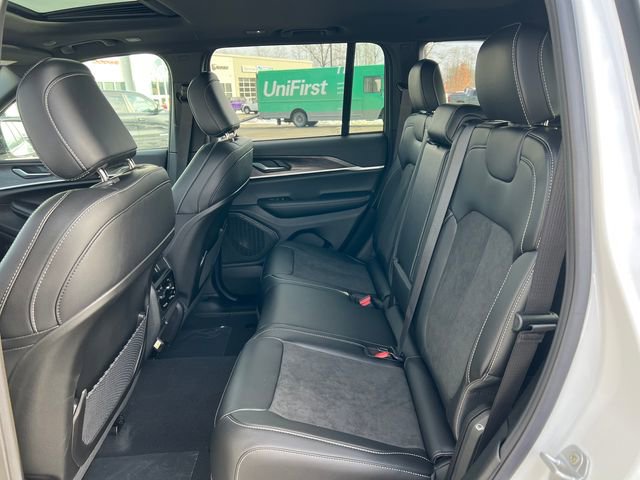 New 2026 Jeep Grand Cherokee Altitude image 5