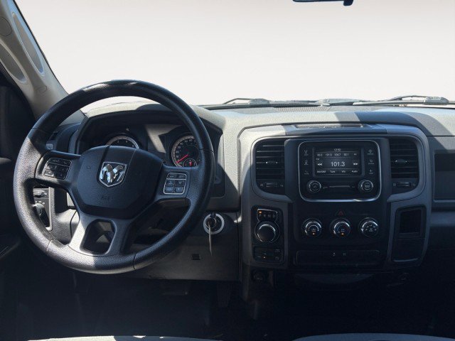 Used 2017 RAM 1500 Express AWD/4WD image 10