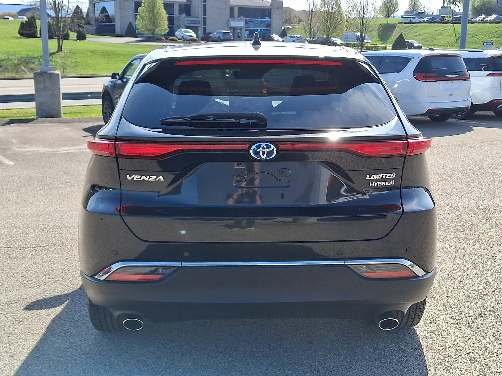 Used 2022 Toyota Venza Limited w/ Advanced Technology Package AWD/4WD image 5
