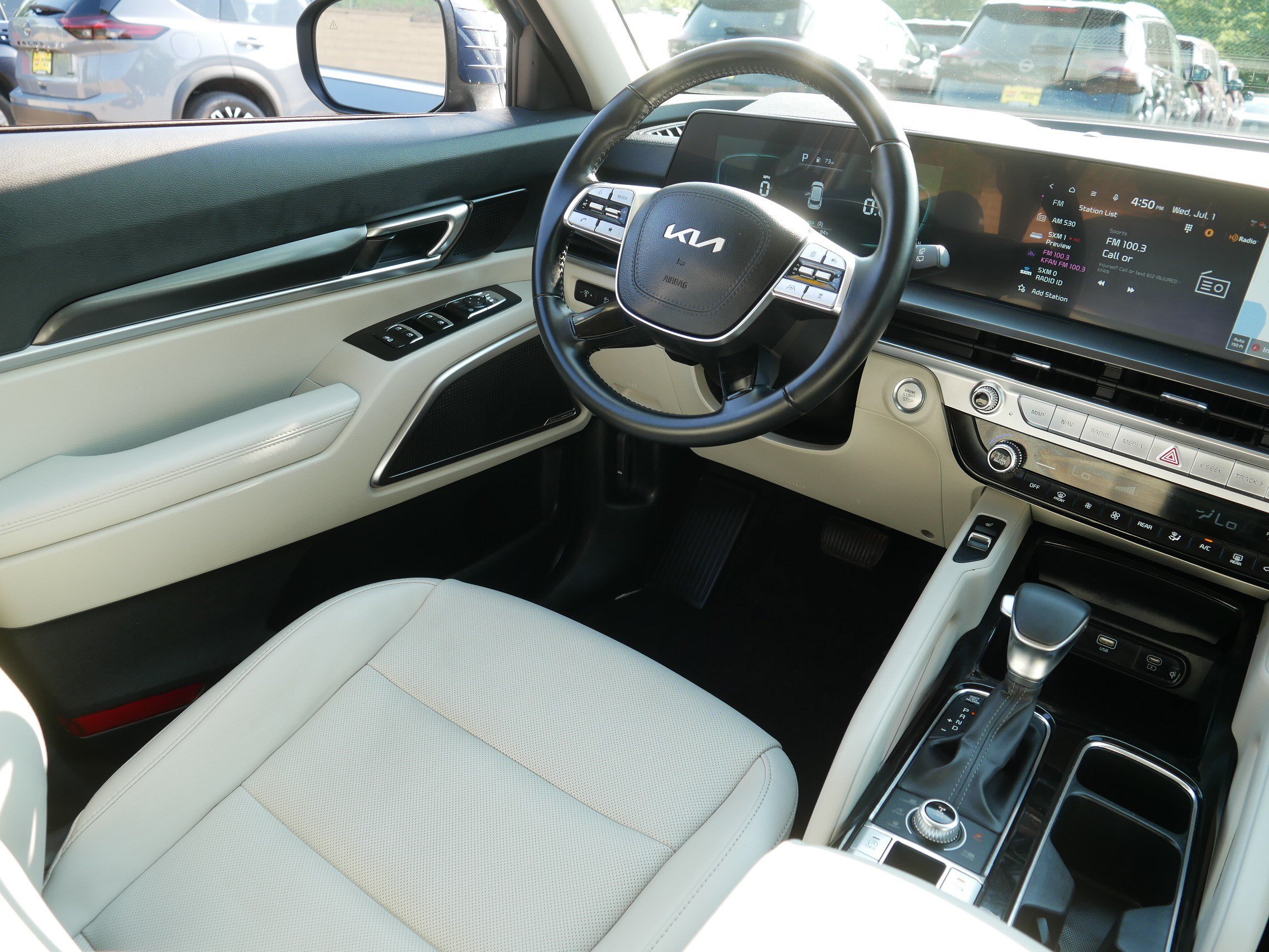 Certified 2024 Kia Telluride S w/ S Sunroof Package AWD/4WD image 9