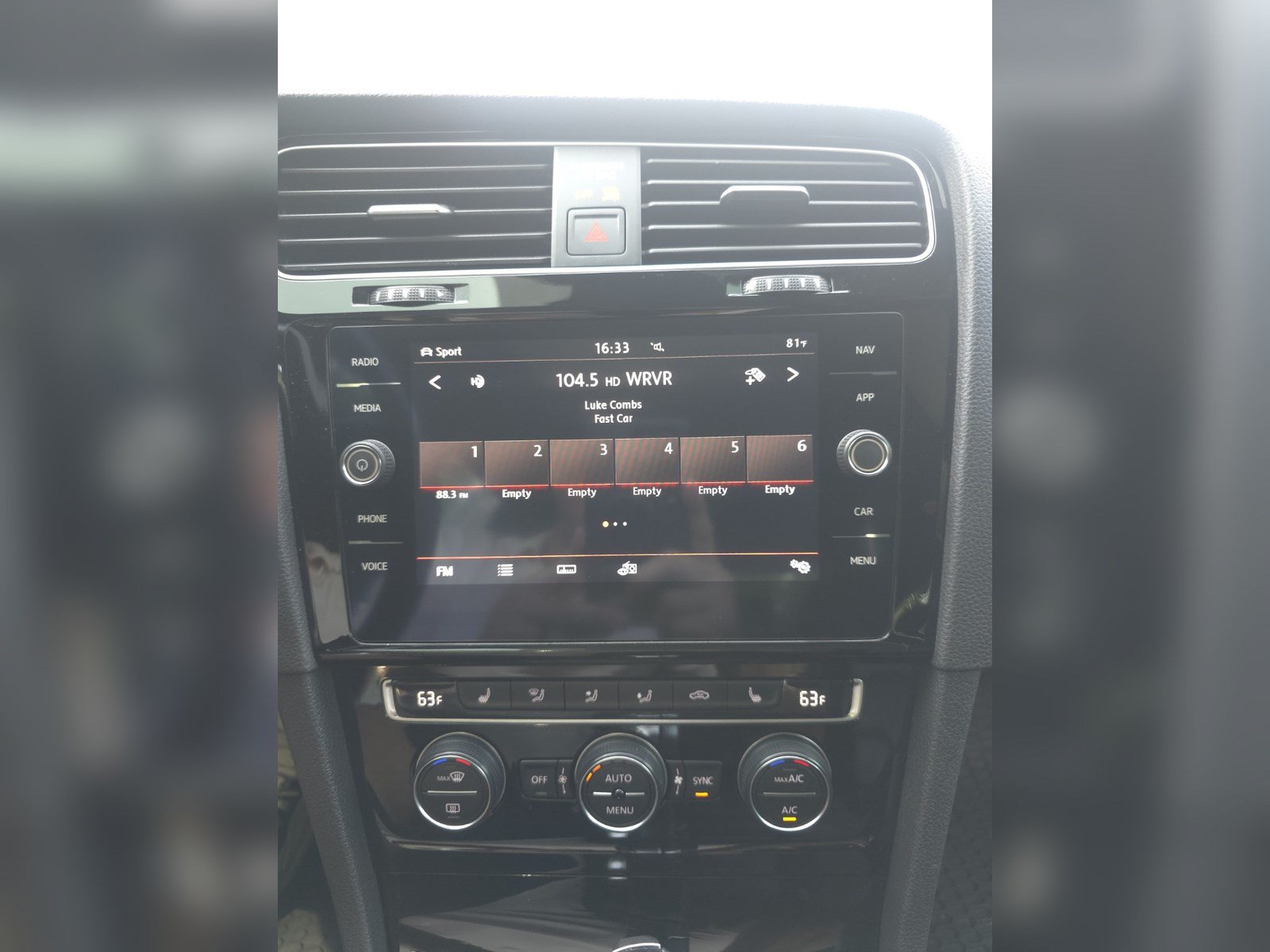Used 2019 Volkswagen Golf 4-Door FWD image 12