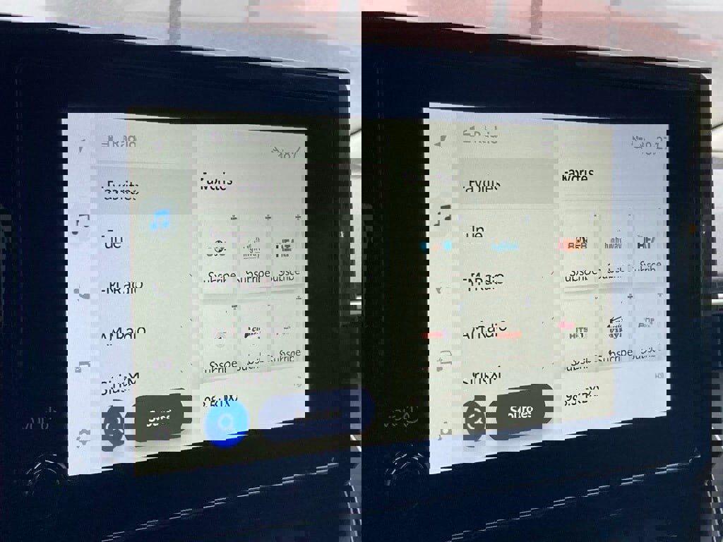 Used 2025 Toyota Corolla LE image 24