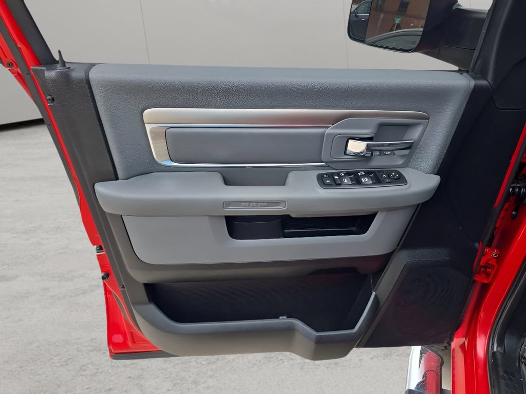 Used 2018 RAM 2500 SLT w/ Luxury Group AWD/4WD image 24