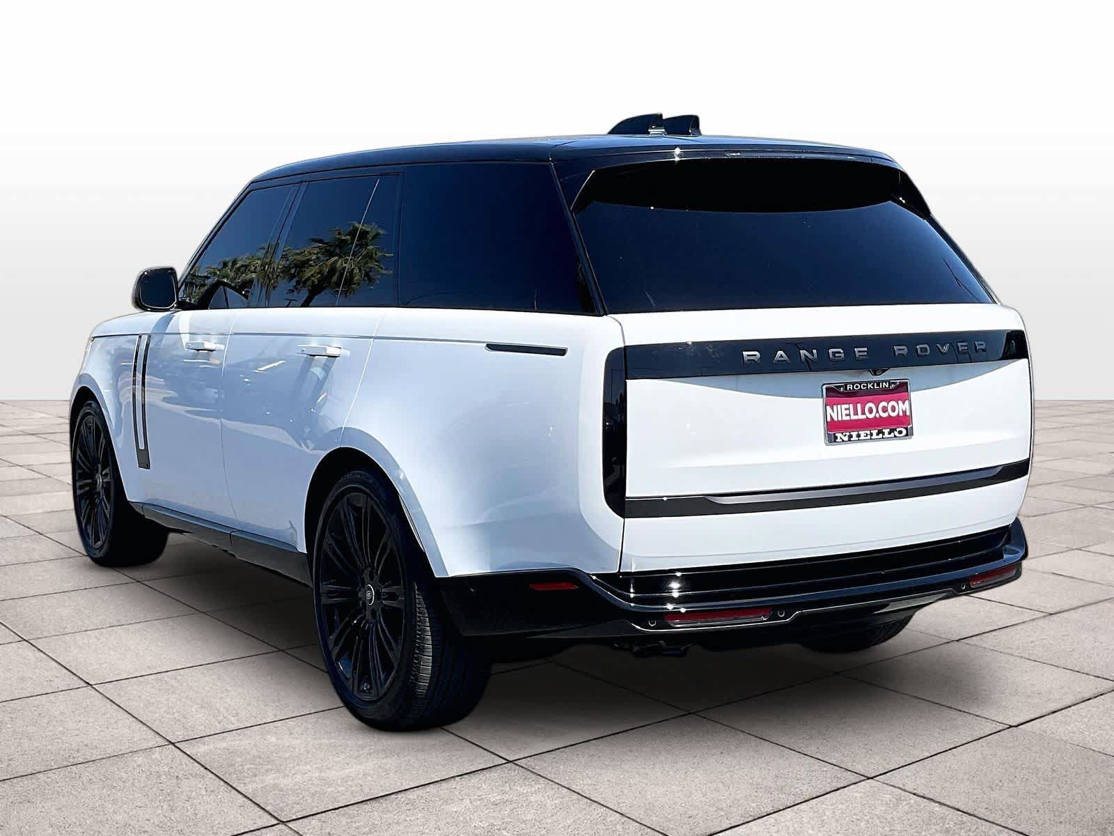 Used 2025 Land Rover Range Rover SE AWD/4WD image 15