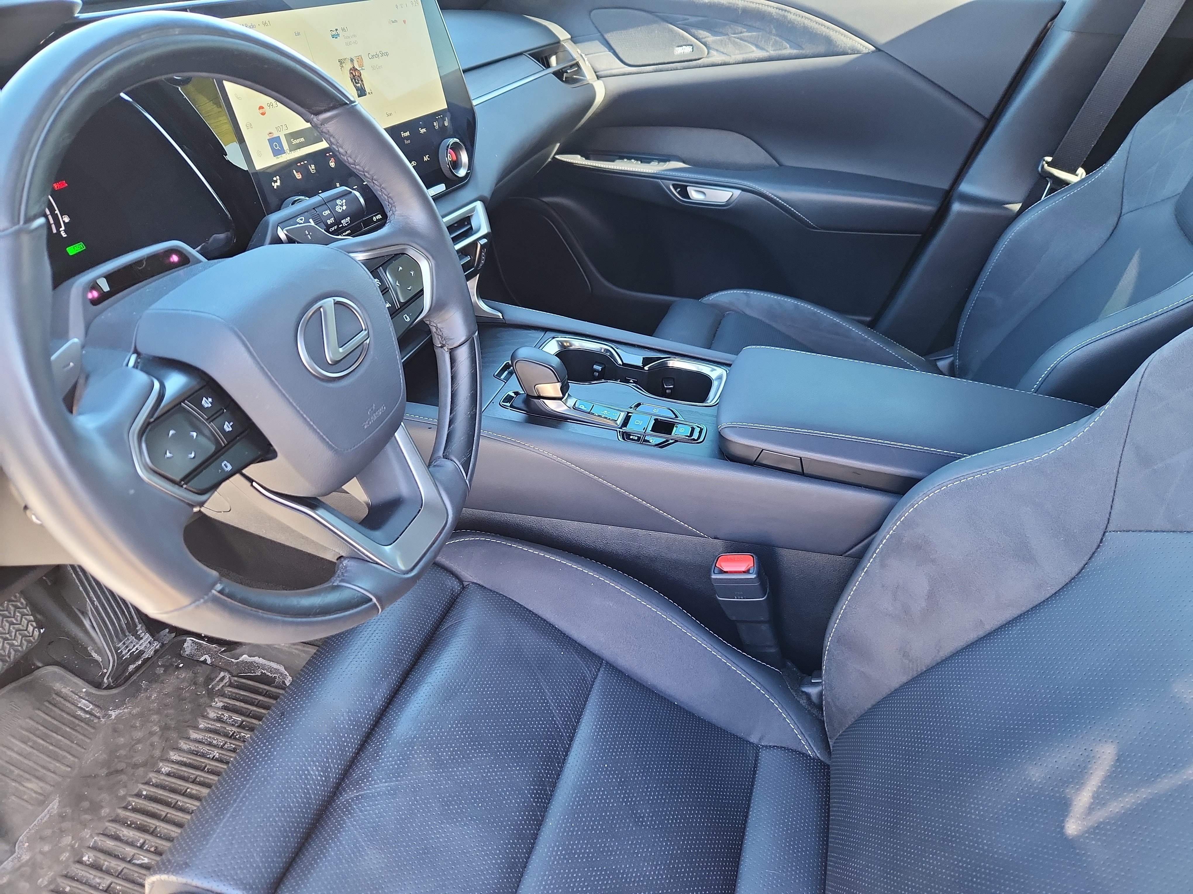 Used 2024 Lexus RX 350 w/ Convenience Package image 7