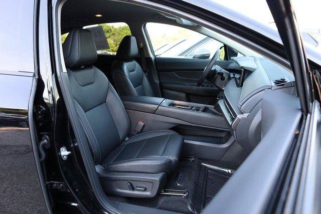 Used 2025 Nissan Murano SV AWD/4WD image 25