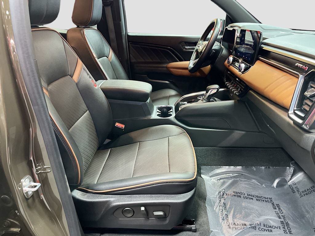 Used 2023 GMC Canyon AT4 w/ AT4 Premium Package AWD/4WD image 29