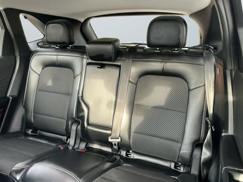 Used 2025 Ford Escape SE FWD image 14