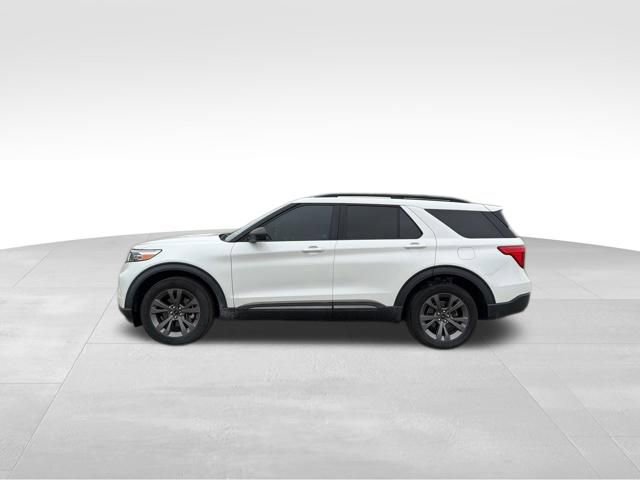 Used 2021 Ford Explorer XLT w/ Equipment Group 202A AWD/4WD image 6