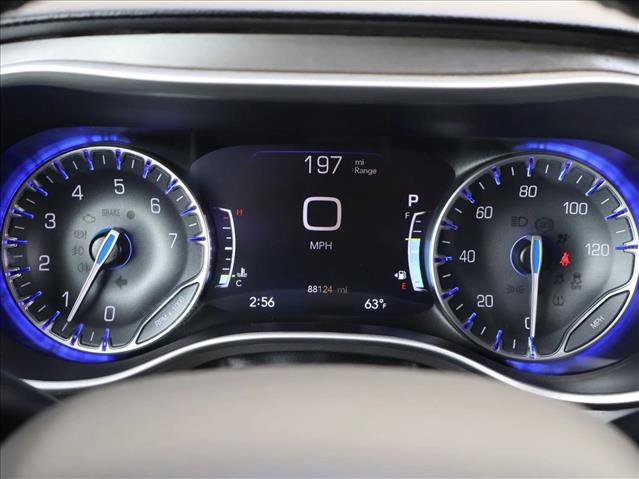 Used 2022 Chrysler Pacifica Touring-L FWD image 12