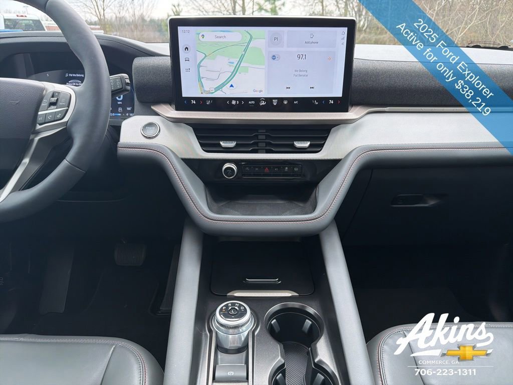 Used 2025 Ford Explorer Active w/ Active Comfort Package image 27