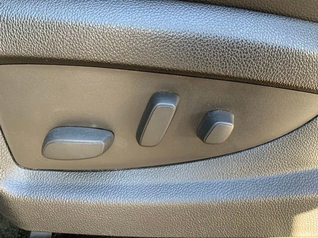 Used 2014 GMC Sierra 1500 SLE w/ SLE Value Package image 13